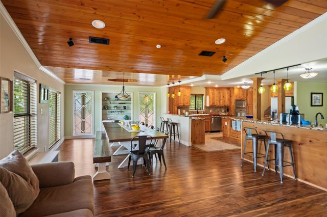 121 Holiday Lane, Coldspring, TX 77331