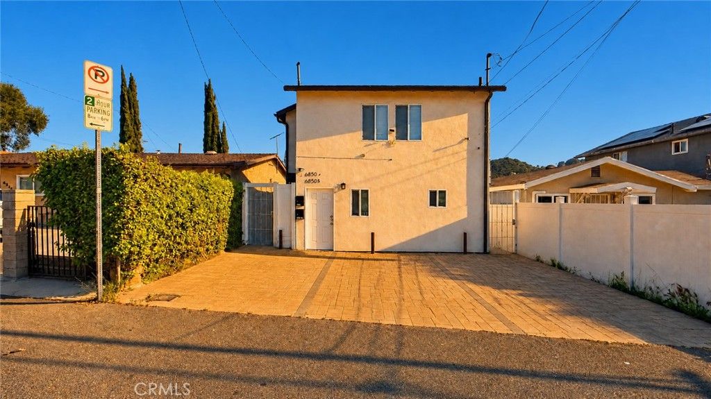 Image 1 of property listing at 6850 Quinton Lane, Tujunga, CA 91042