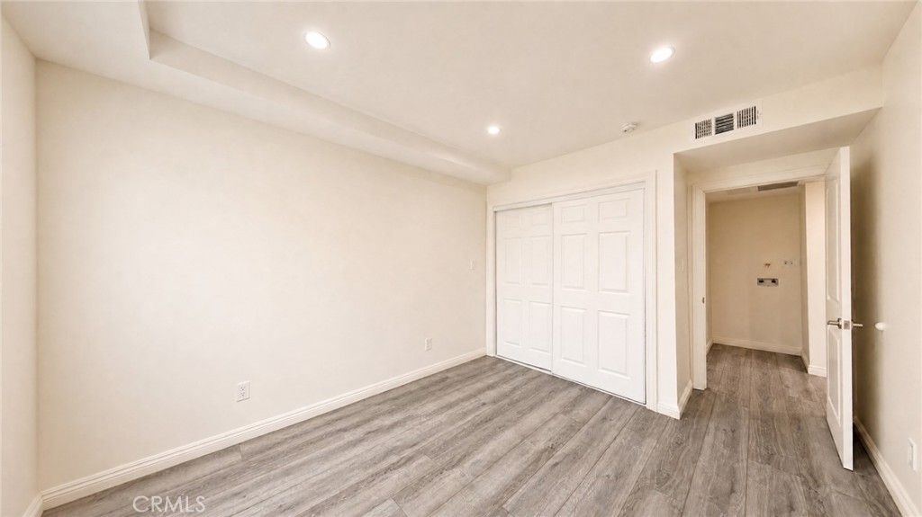 Image 13 of property listing at 6850 Quinton Lane, Tujunga, CA 91042