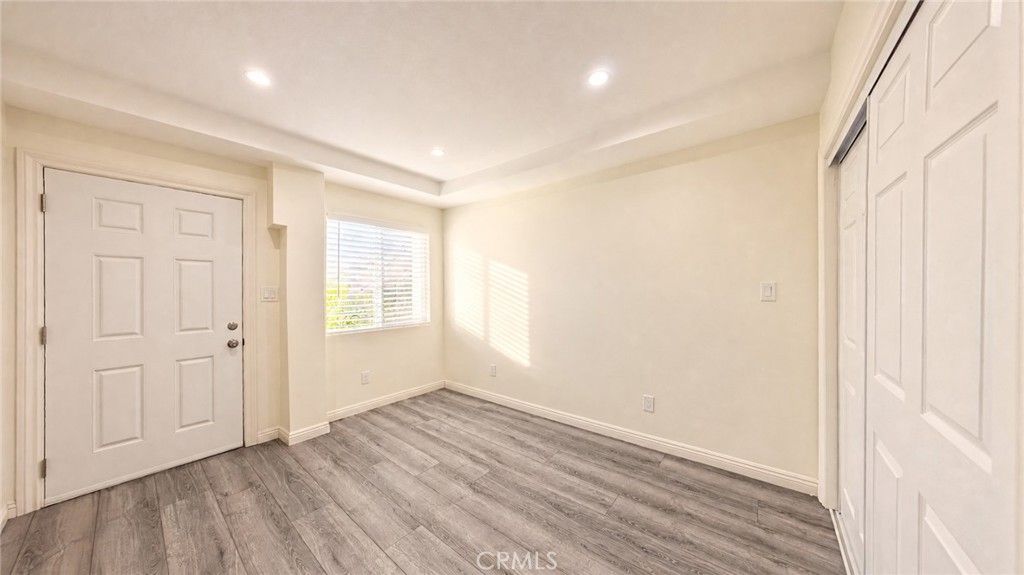 Image 9 of property listing at 6850 Quinton Lane, Tujunga, CA 91042