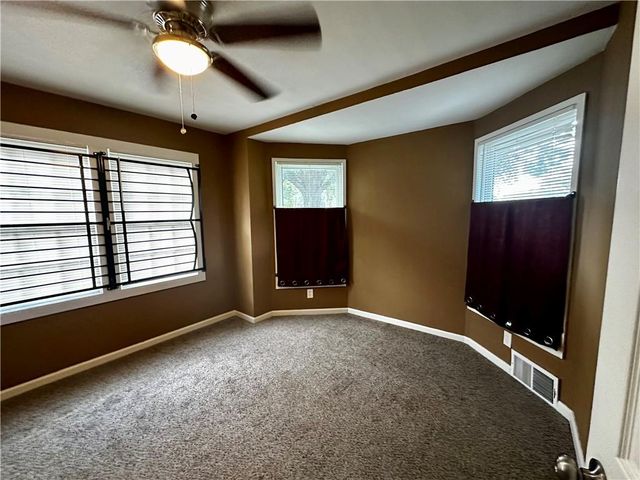 6800 Blue Parkway, Kansas City, MO 64129