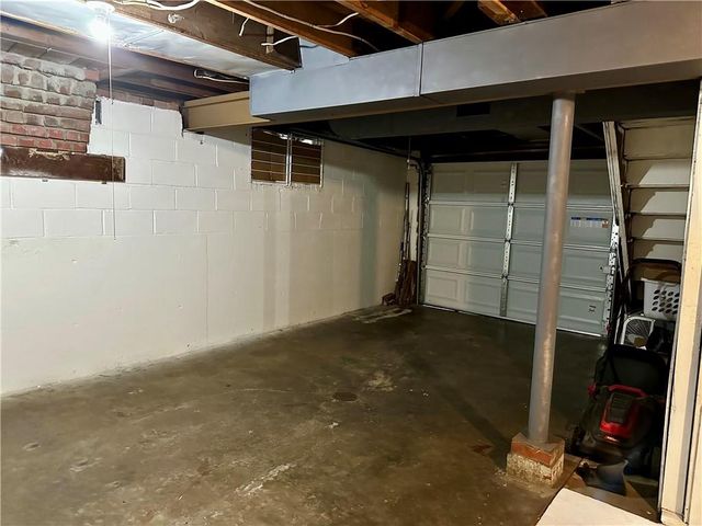 6800 Blue Parkway, Kansas City, MO 64129