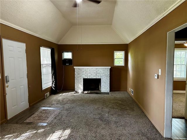 6800 Blue Parkway, Kansas City, MO 64129