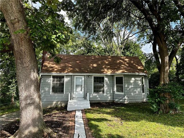 6800 Blue Parkway, Kansas City, MO 64129