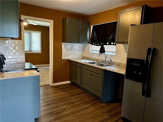 6800 Blue Parkway, Kansas City, MO 64129