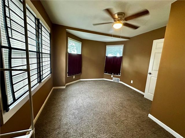 6800 Blue Parkway, Kansas City, MO 64129
