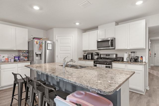 4662 Honor Guard Way, Crestview, FL 32539