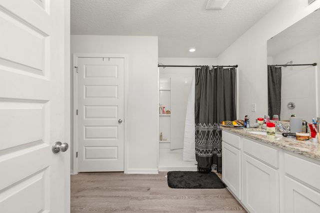 4662 Honor Guard Way, Crestview, FL 32539