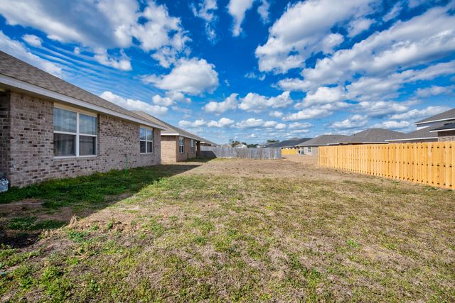 4662 Honor Guard Way, Crestview, FL 32539