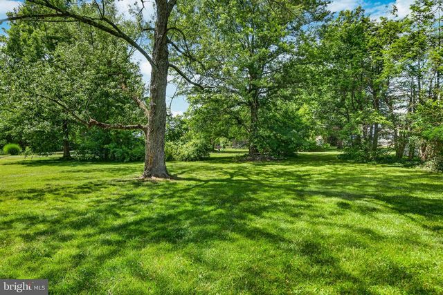 246 OAK PARK RD, Hatfield, PA 19440