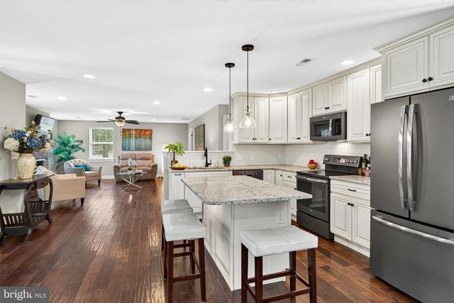 246 OAK PARK RD, Hatfield, PA 19440