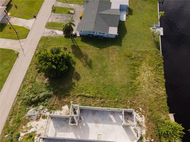 3806 SE 12th AVE, Cape Coral, FL 33904