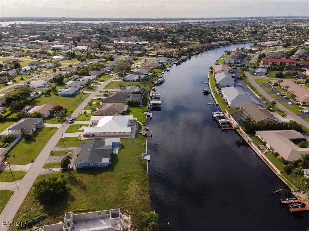 3806 SE 12th AVE, Cape Coral, FL 33904