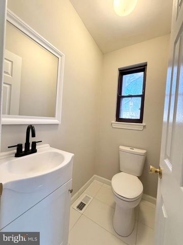 41 TUCKERMAN ST NW, Washington, DC 20011