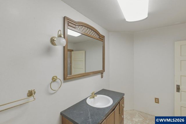 30935 Old Santiam Hwy, Lebanon, OR 97355