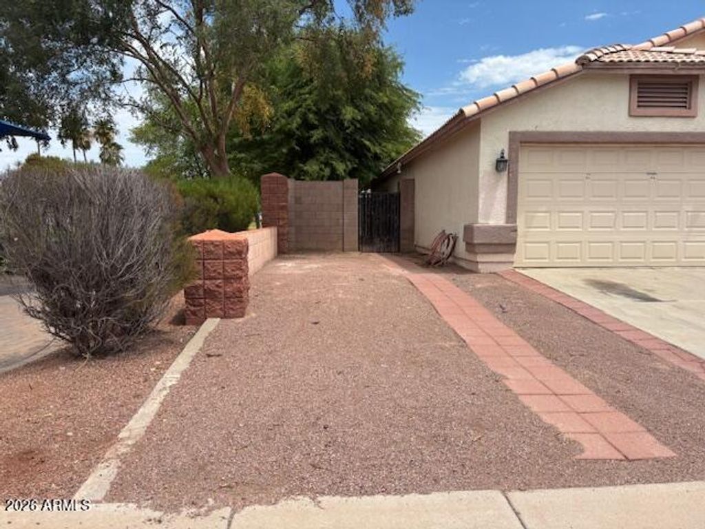 11596 W HUBBELL Street, Avondale, AZ 85392 — photo 2