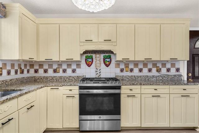 6940 Pompas Court, Douglasville, GA 30135