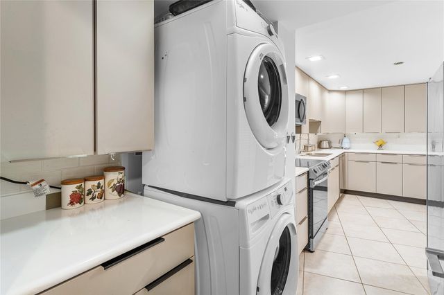 3000 Holiday Drive 1605, Fort Lauderdale, FL 33316