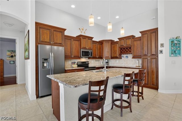 2705 SW 29th PL, Cape Coral, FL 33914