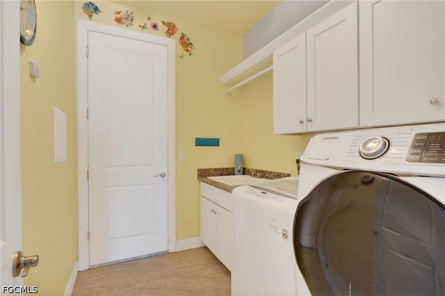 2705 SW 29th PL, Cape Coral, FL 33914