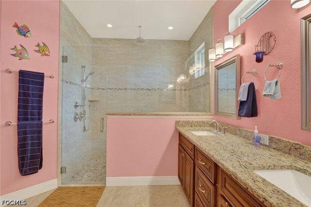 2705 SW 29th PL, Cape Coral, FL 33914