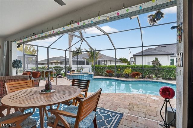 2705 SW 29th PL, Cape Coral, FL 33914