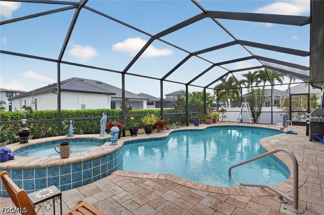 2705 SW 29th PL, Cape Coral, FL 33914