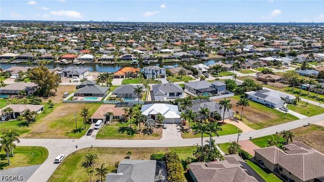 2705 SW 29th PL, Cape Coral, FL 33914