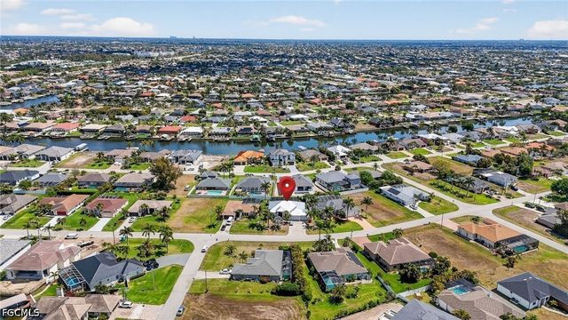 2705 SW 29th PL, Cape Coral, FL 33914