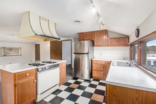 3056 E Apple Avenue, Muskegon, MI 49442