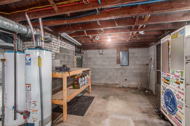 3056 E Apple Avenue, Muskegon, MI 49442