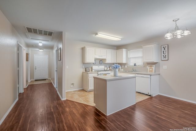 11014 BLUFF CYN, San Antonio, TX 78252