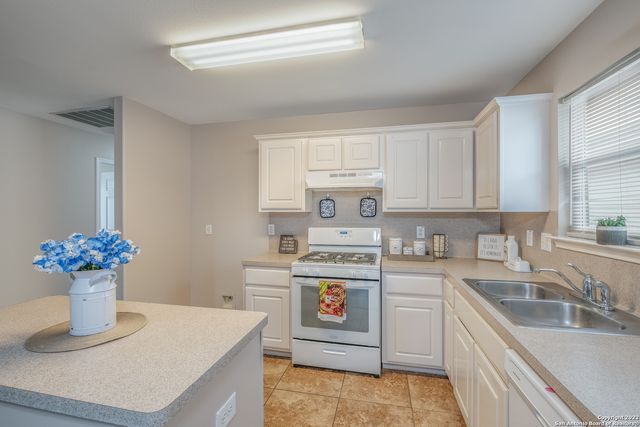 11014 BLUFF CYN, San Antonio, TX 78252