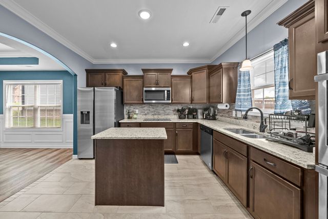 1532 Kestrel Dr, Clarksville, TN 37040