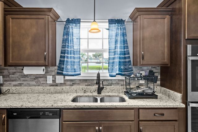 1532 Kestrel Dr, Clarksville, TN 37040