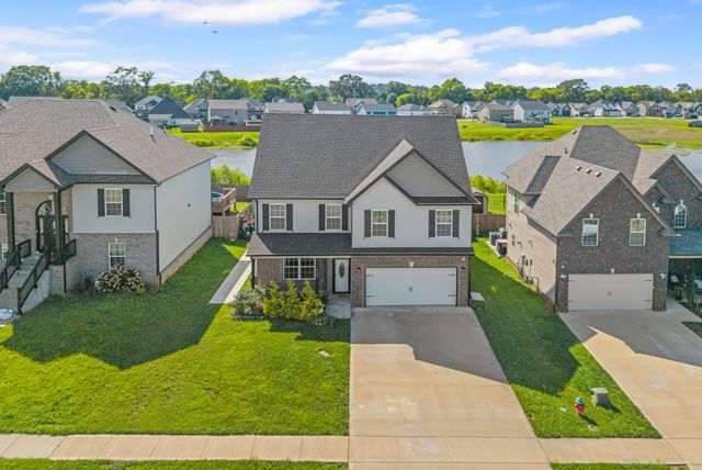 1532 Kestrel Dr, Clarksville, TN 37040
