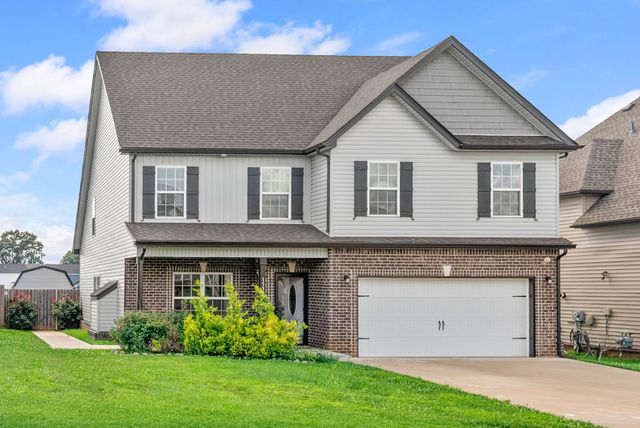 1532 Kestrel Dr, Clarksville, TN 37040