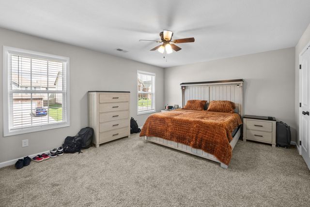 1532 Kestrel Dr, Clarksville, TN 37040