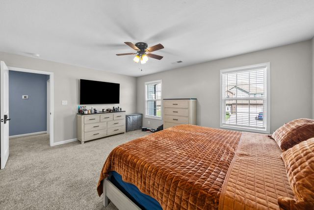 1532 Kestrel Dr, Clarksville, TN 37040