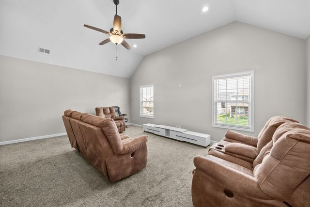 1532 Kestrel Dr, Clarksville, TN 37040