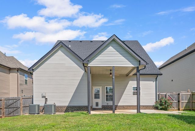1532 Kestrel Dr, Clarksville, TN 37040