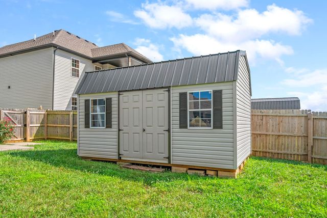 1532 Kestrel Dr, Clarksville, TN 37040
