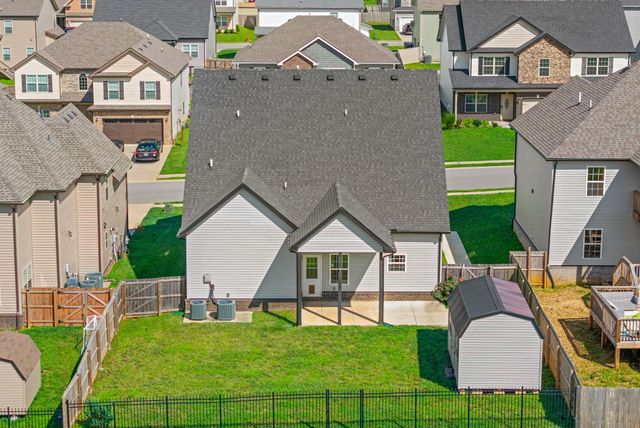 1532 Kestrel Dr, Clarksville, TN 37040