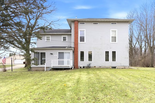 1431 Il Route 75, Freeport, IL 61032