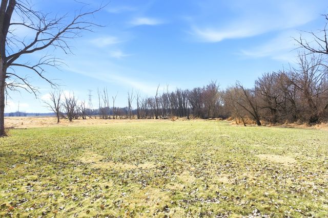 1431 Il Route 75, Freeport, IL 61032