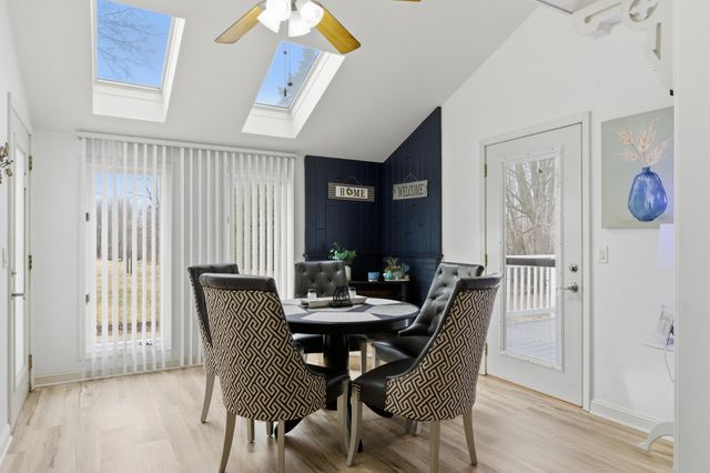 1431 Il Route 75, Freeport, IL 61032