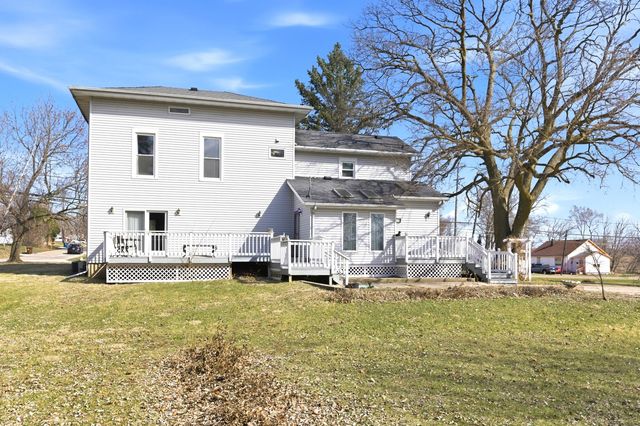 1431 Il Route 75, Freeport, IL 61032