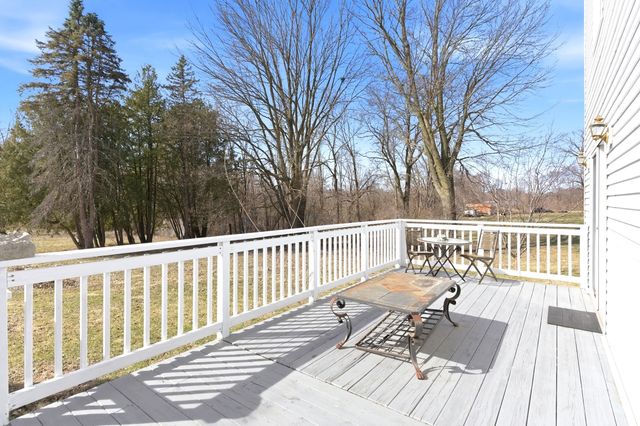 1431 Il Route 75, Freeport, IL 61032