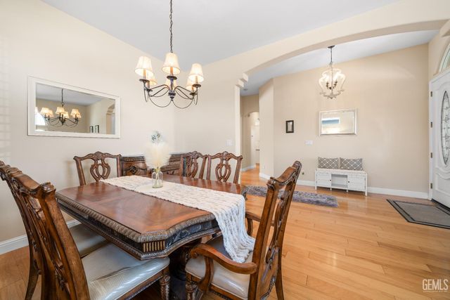 15427 Chateau Montelena Drive, Bakersfield, CA 93314