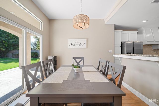 15427 Chateau Montelena Drive, Bakersfield, CA 93314